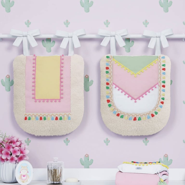 Porta Fraldas Varão Pompom e Pelúcia