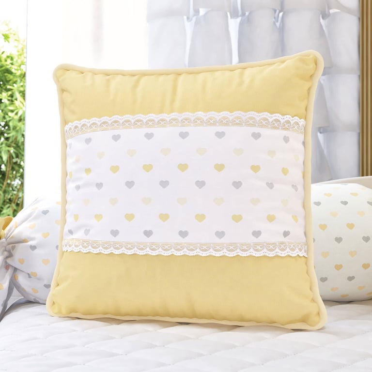 Almofada Renda e Corações 38cm