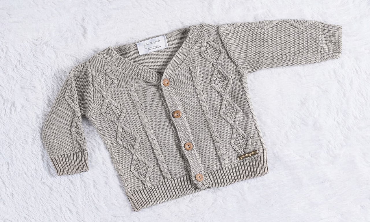 Casaquinho Tricot Trança Cinza Macaron