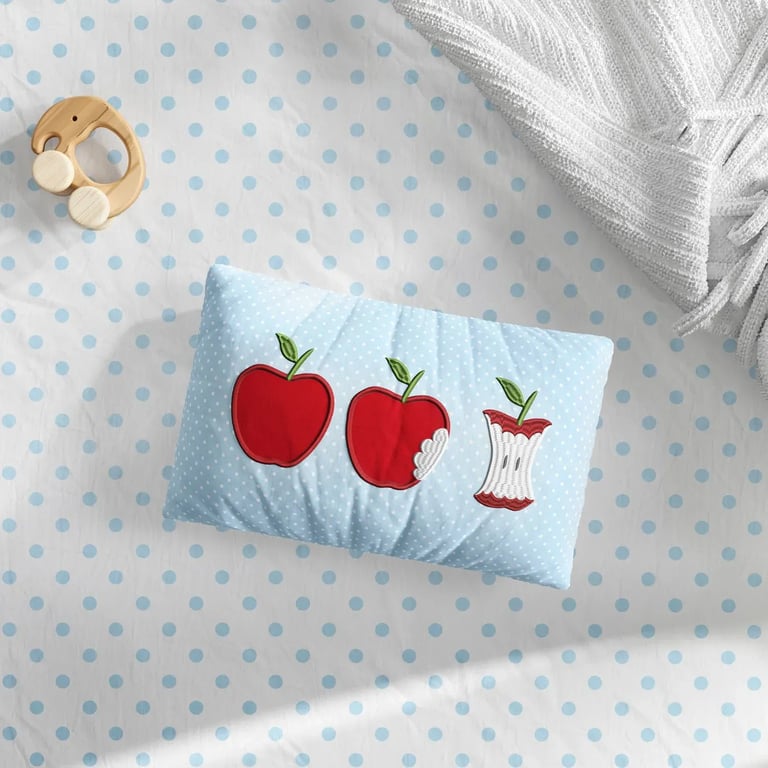Almofada Retangular Maçãs Vermelhas — vista alternativa
