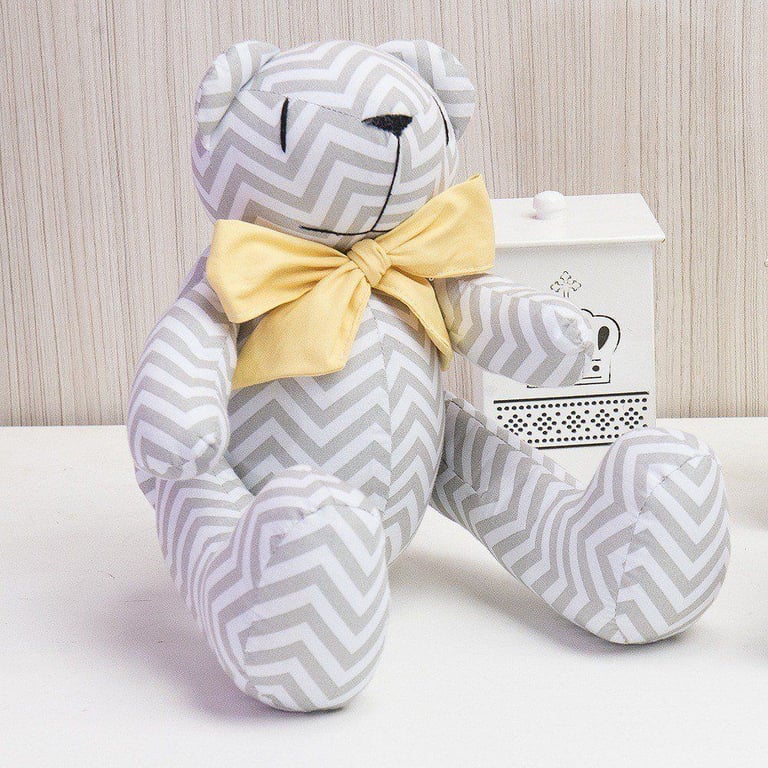 Urso Estampa Chevron com Laço Amarelo 34cm