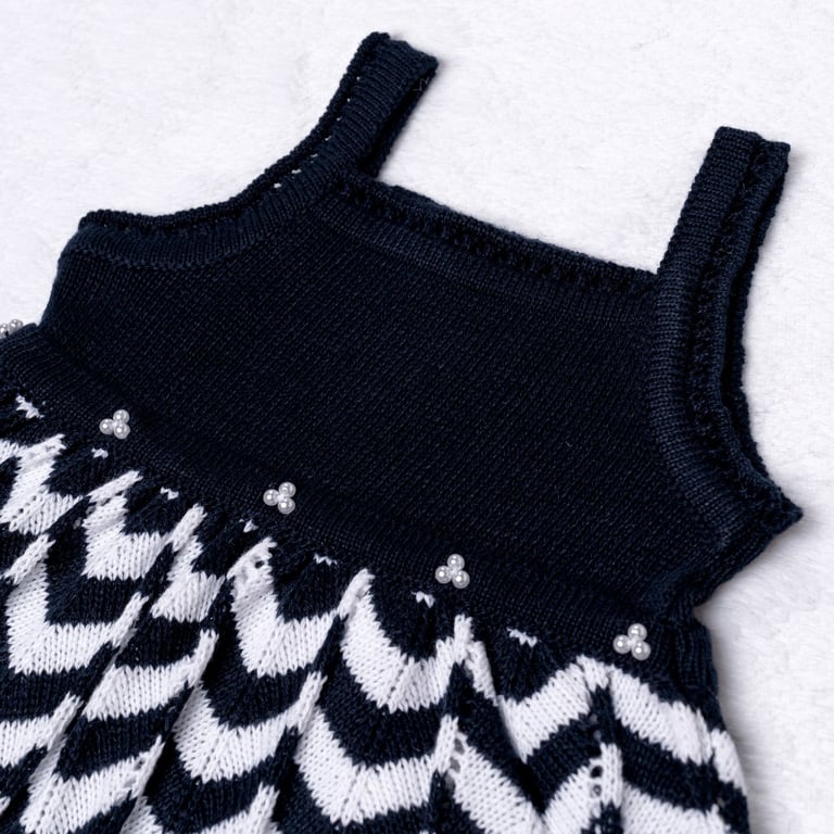 Vestido Tricot Plissado Chevron com Pérolas Rosa e Rosé