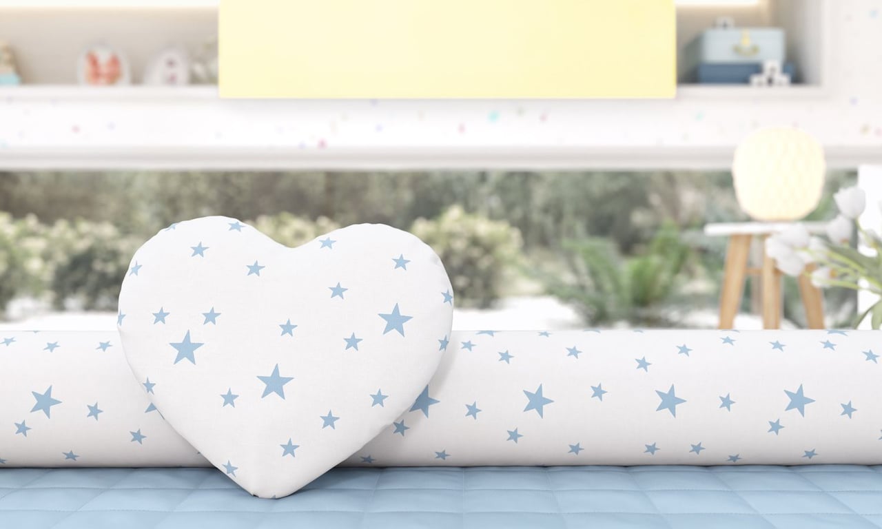 Almofada Coração Estrelinhas Amarelo 28cm