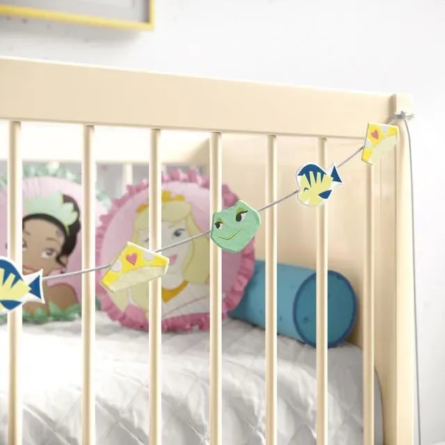 Varal Decorativo Coroa de Princesa, Linguado e Princesa Tiana Sapo — vista alternativa