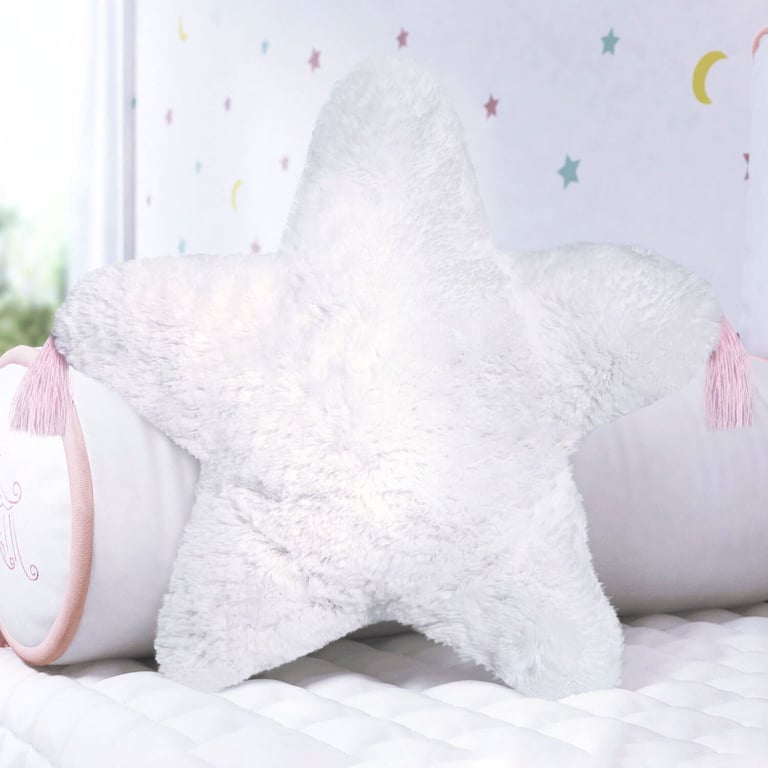 Almofada Estrela Pelúcia com Tassel Rosa 38cm