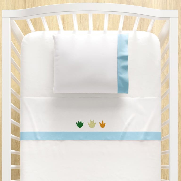 Jogo de Lençol Berço Bordado Pegadas de Dinossauros 3 peças