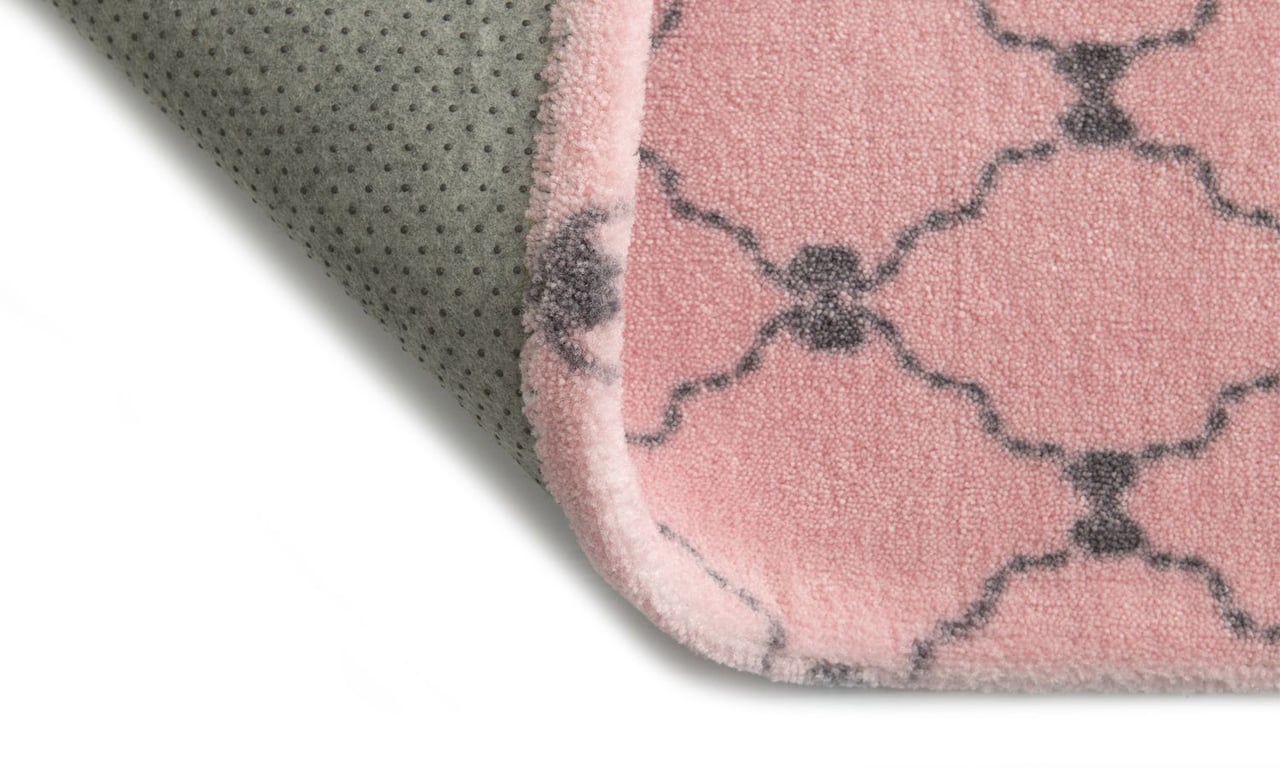 Tapete Retangular Cinza Lacinhos Rosa 1,95m — vista alternativa