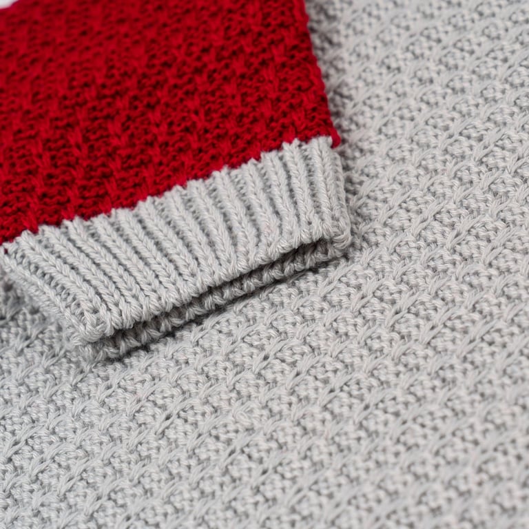 Casaquinho Tricot Tricolor Azul, Vermelho e Cinza — vista alternativa