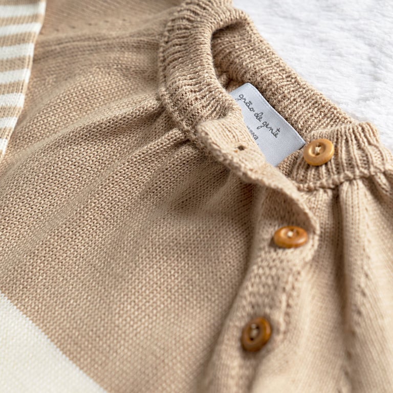 Casaquinho Tricot Listras Bege e Off White