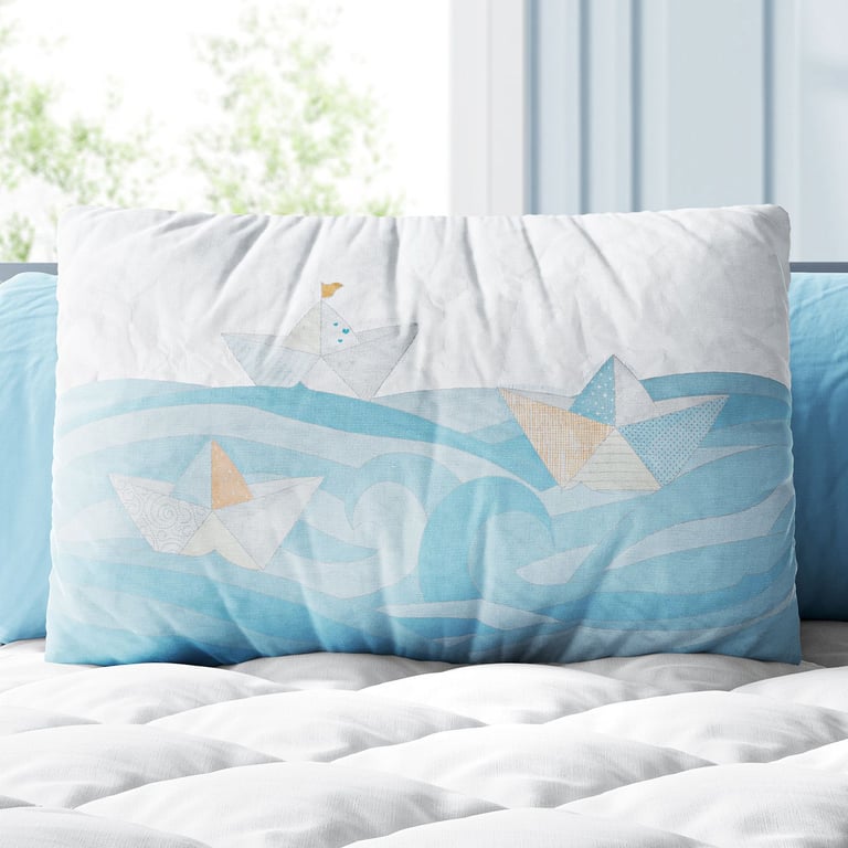 Almofada Retangular Barquinhos de Papel 35cm