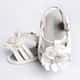 Sandália de Bebê Camélia Pérolas Verniz Off-white Tam 18 - imagem 1