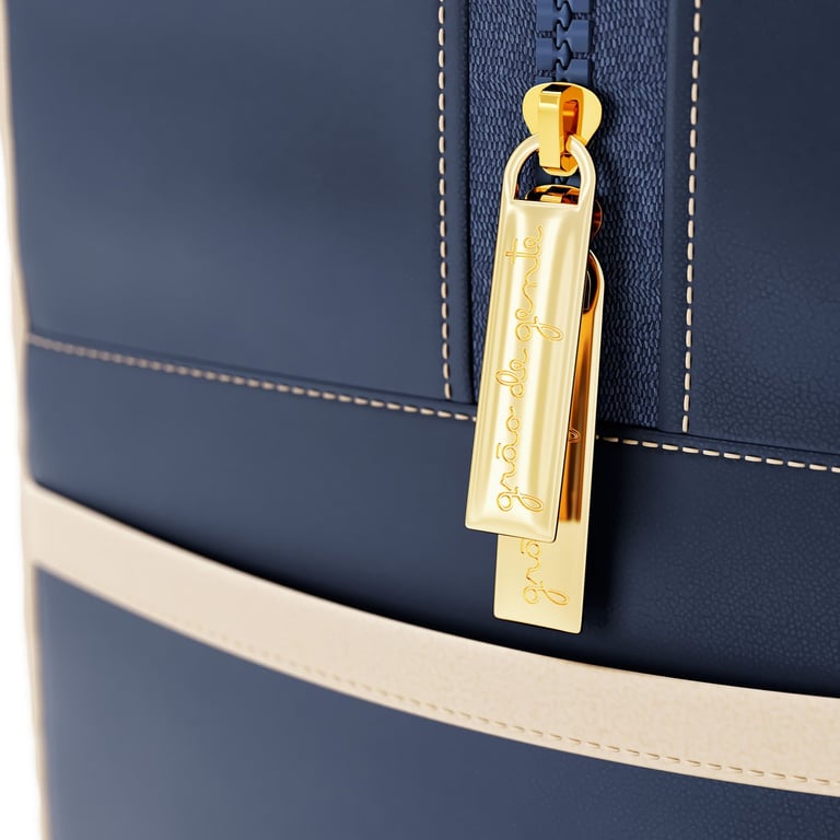 Bolsa Maternidade Tote Carrinhos Ônibus Azul Marinho 37cm — vista alternativa