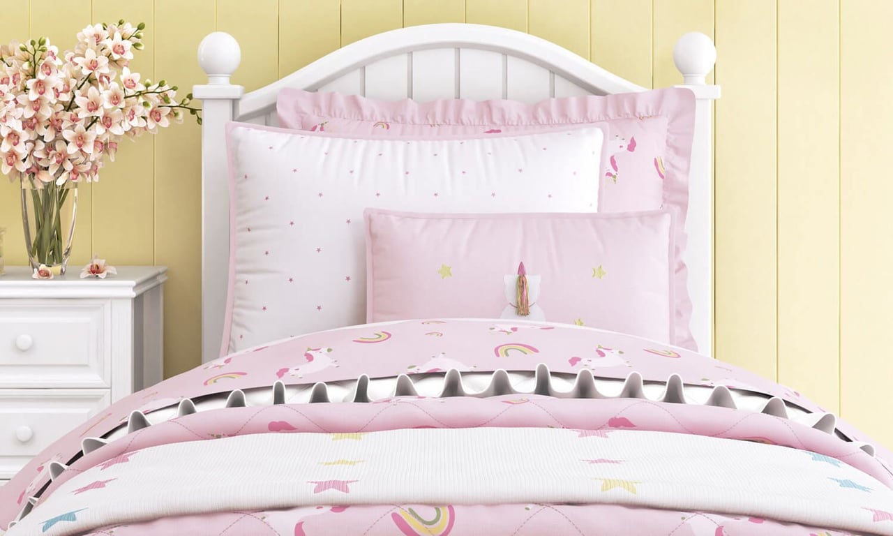 Almofada Retangular Unicórnio Rosa 55cm — vista alternativa