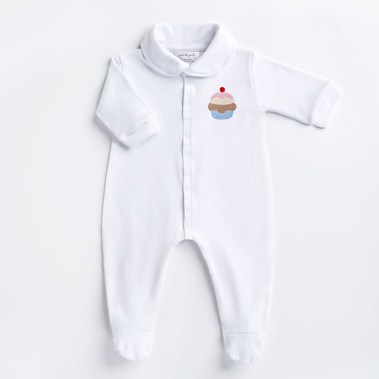 Macacão Longo Bordado Cupcake Branco