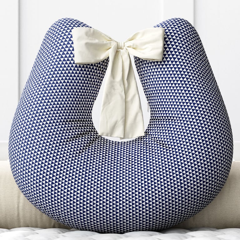 Almofada Amamentação Triângulos Azul Marinho