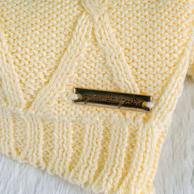 Casaquinho Tricot Amarelo Camomila — vista alternativa