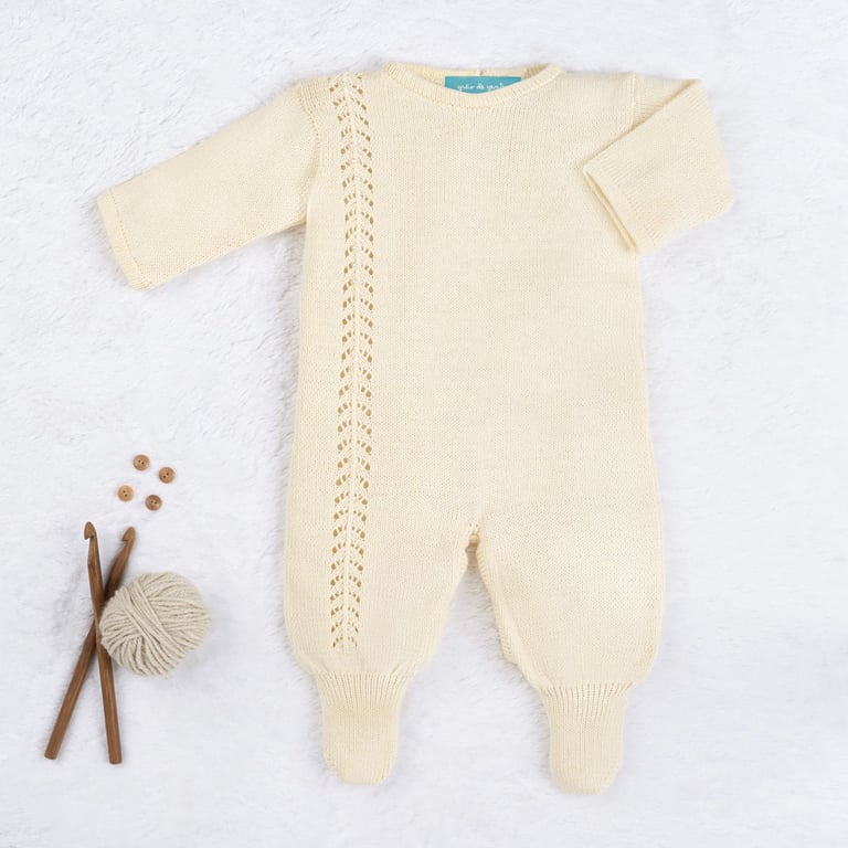 Macacão Tricot Espinha de Peixe com Pérola Amarelo