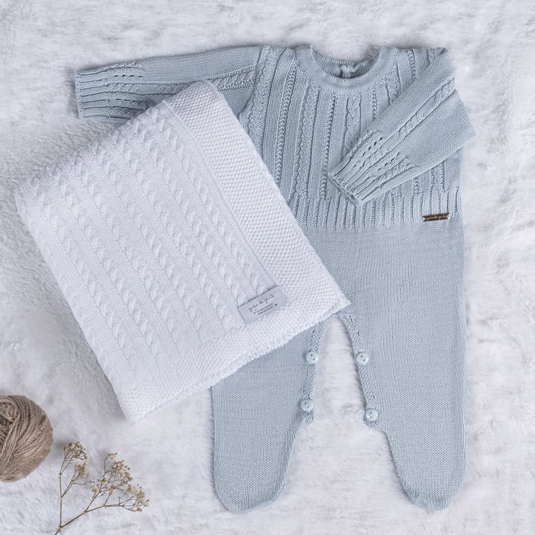 Saída Maternidade Tricot Trança Macacão Cinza Macaron 02 Peças