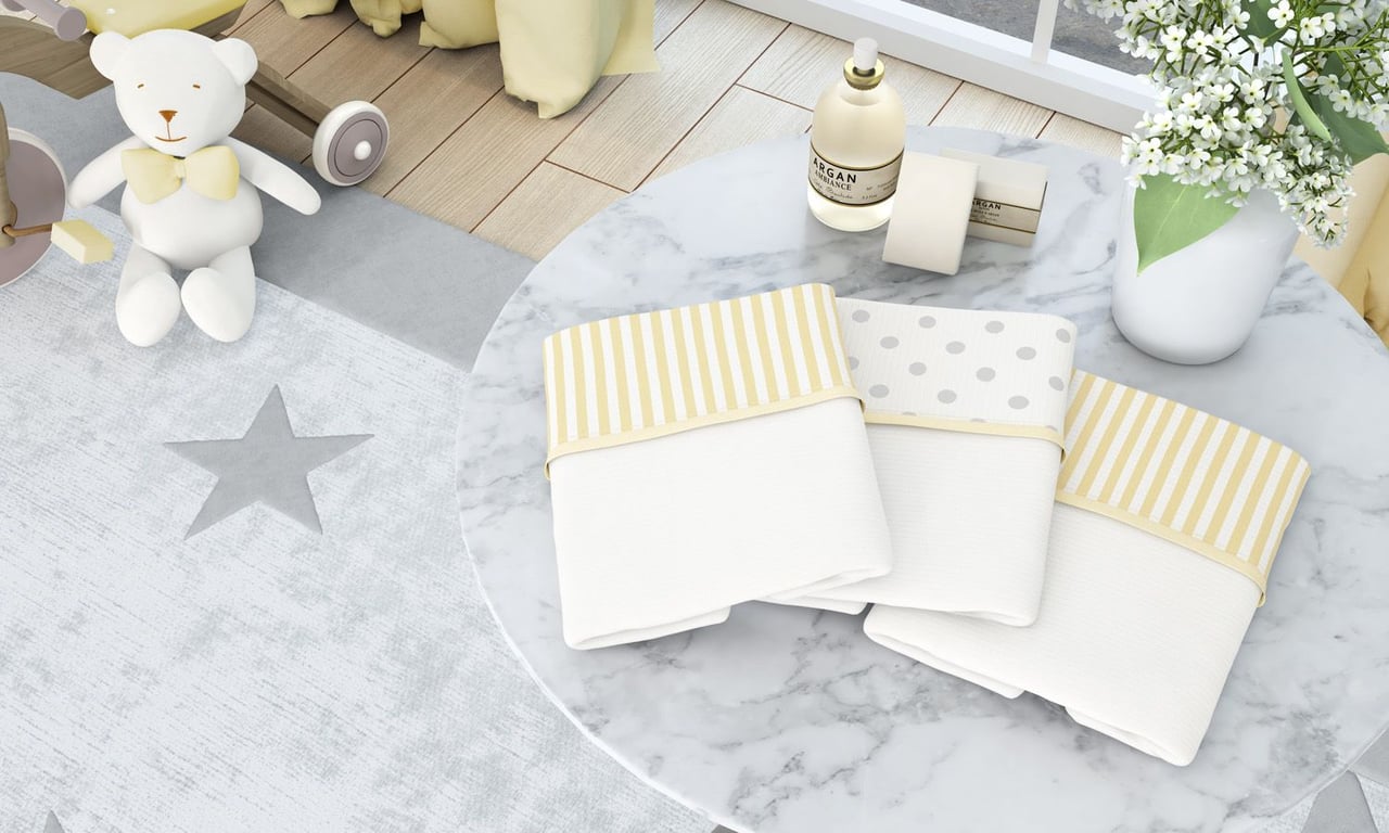 Jogo de Fronhas Branco com Barra Amarelo