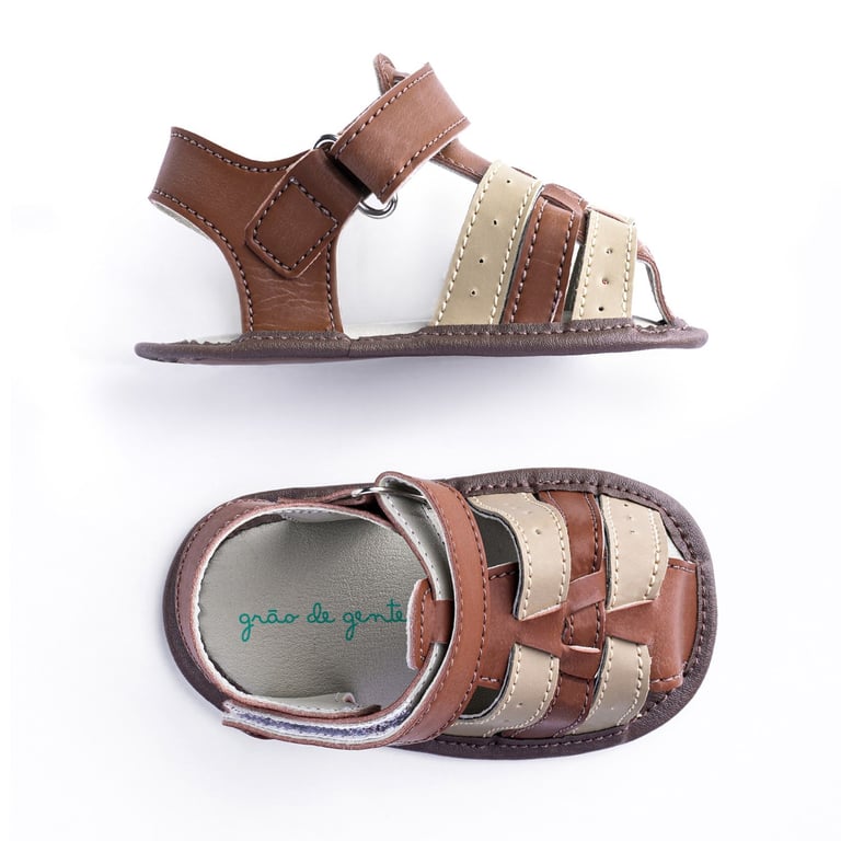 Sandália de Bebê Tiras Tricolor Marrom, Café e Bege Tam 14 — vista alternativa