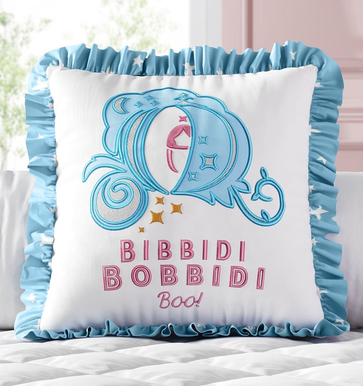 Almofada Quadrada Carruagem com Babados Princesa Cinderela