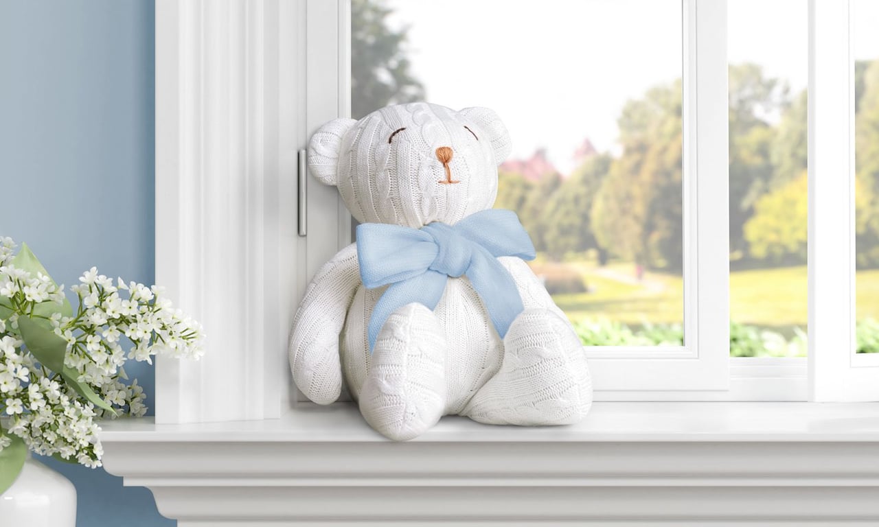 Urso Off White Tricot com Laço Azul 42cm