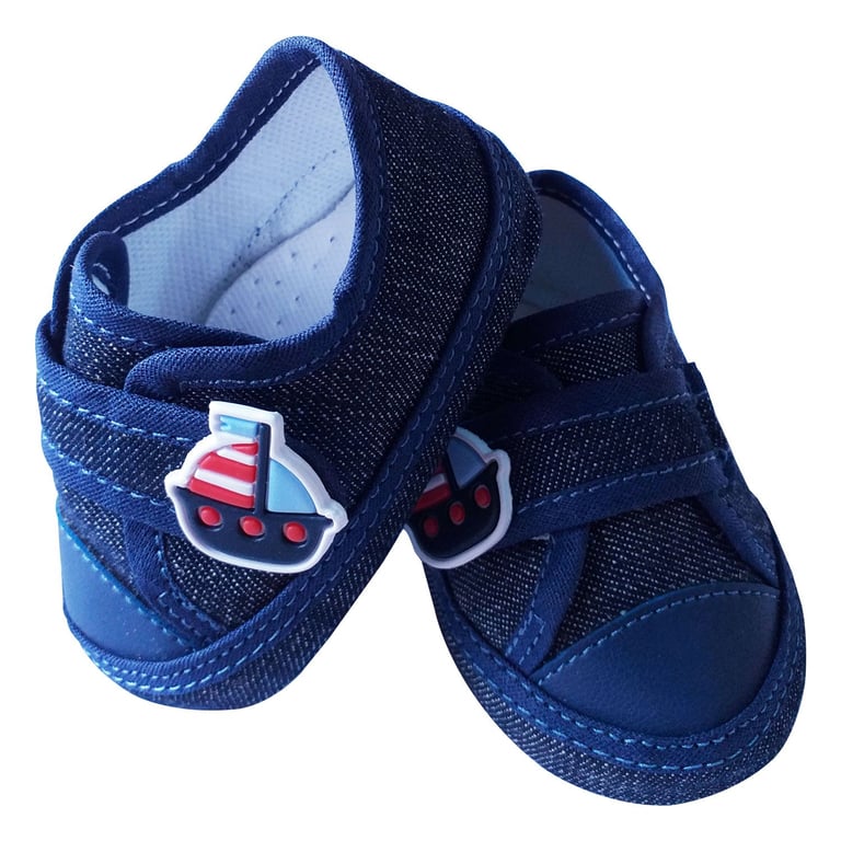 Sapatinho De Bebê com Aplicação de Barquinho Azul Marinho