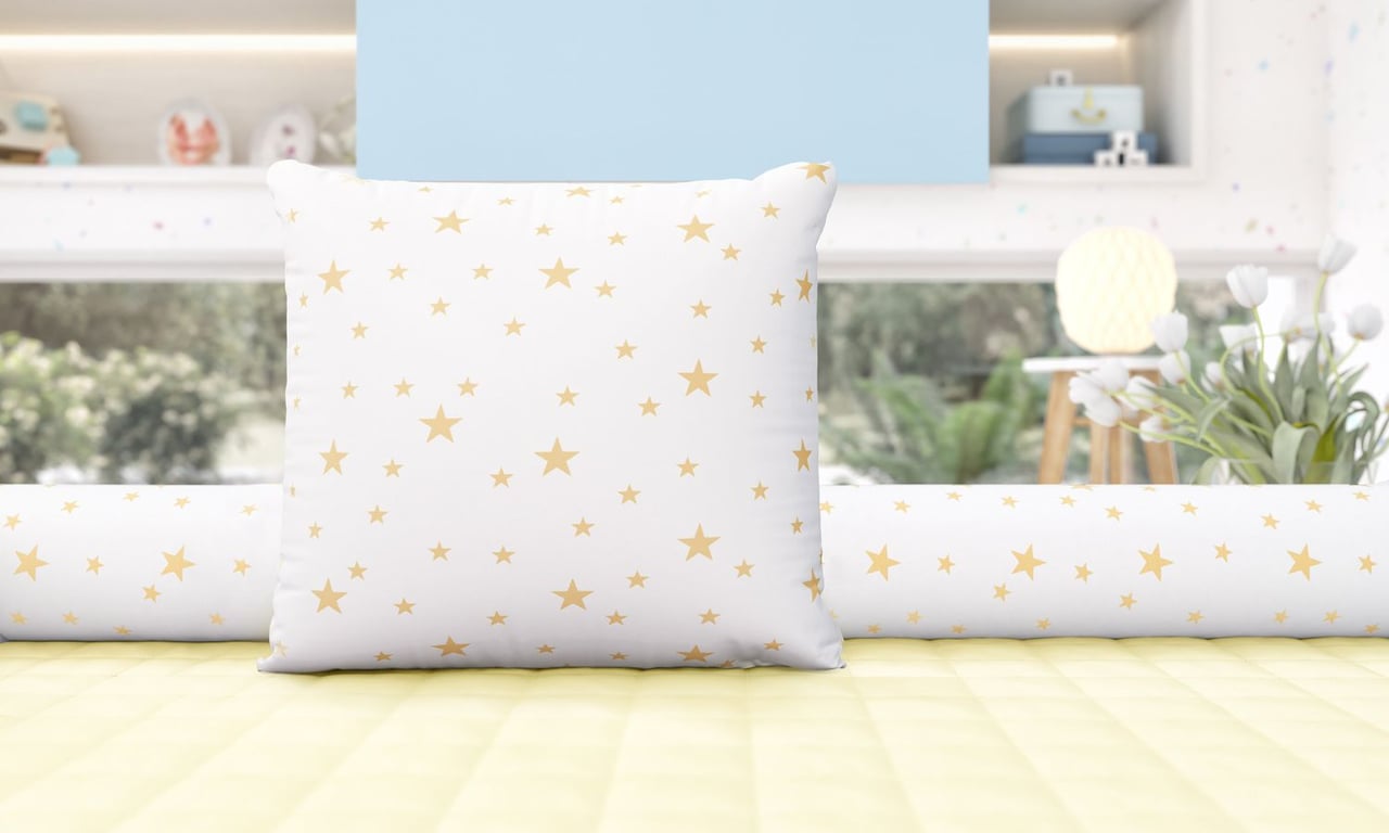 Almofada Quadrada Estrelinhas Amarelo 38cm
