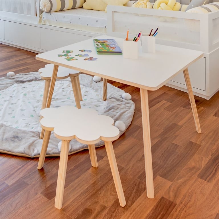 Mesa Infantil Quadrada Branca