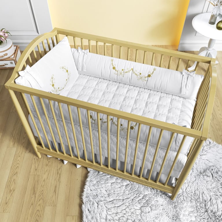 Kit Berço Arabesco Branco e Dourado — vista alternativa