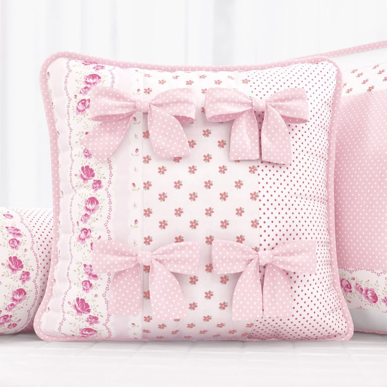 Almofada Laços Patchwork Rosa 38cm