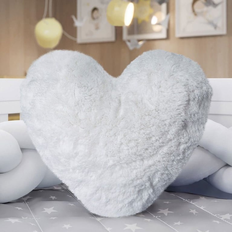 Almofada Coração Pelúcia 30cm