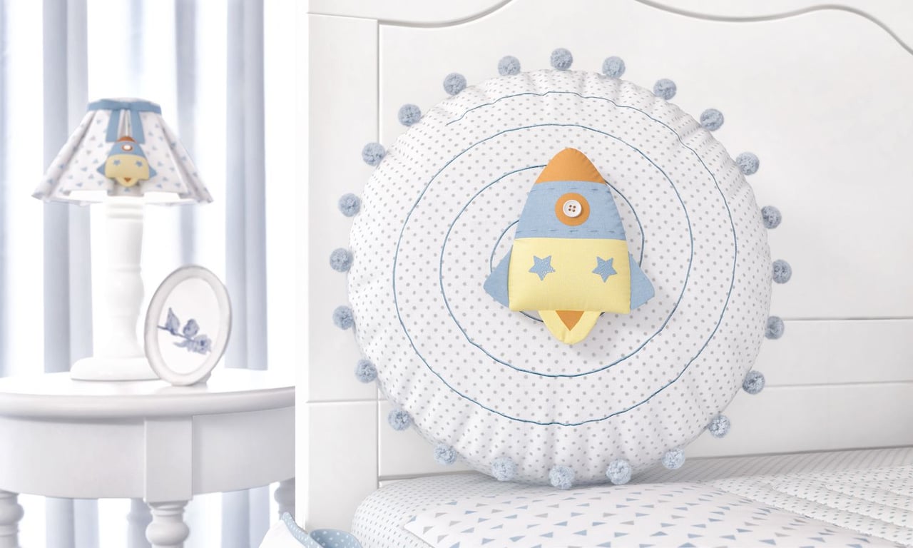 Almofada Redonda Astronauta Patchwork Azul 30cm — vista alternativa