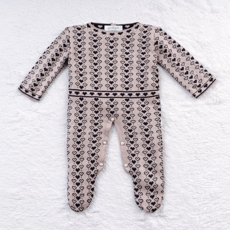 Macacão Tricot Mademoiselle Coração Nude e Azul Marinho