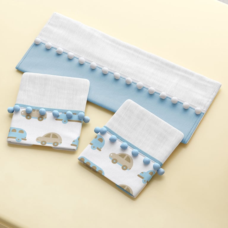 Jogo de Fraldas de Boca Barra Carrinhos Azul com Pompom