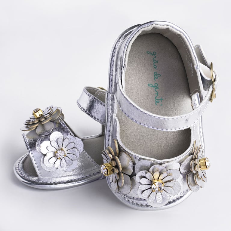 Sandália de Bebê Margaridas e Strass Prata Tam 15