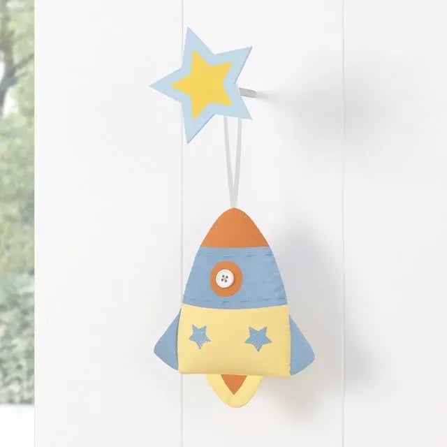 Enfeite para Puxador Foguete Patchwork Azul