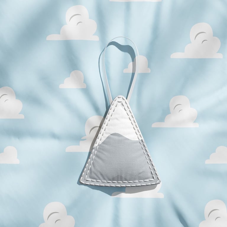 Lembrancinha Maternidade Mon Petit Montanha Branco e Amarelo Mostarda