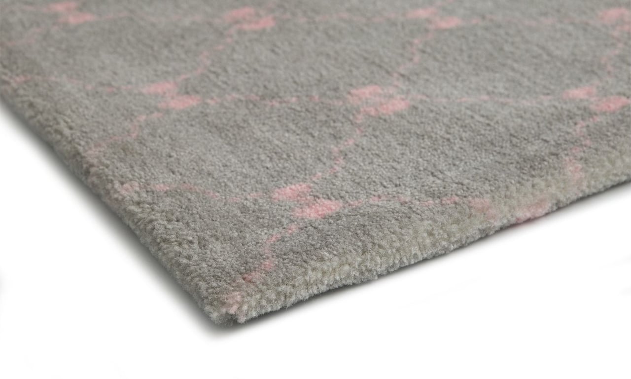 Tapete Retangular Cinza Lacinhos Rosa 1,95m — vista alternativa