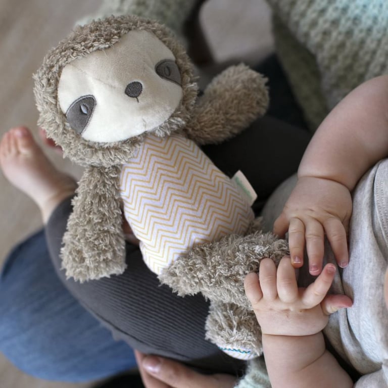 Bichinho de Pelúcia Bicho-Preguiça — vista alternativa