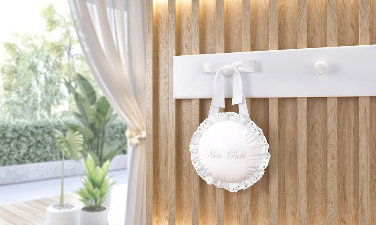 Medalhão Maternidade Branco Clássico