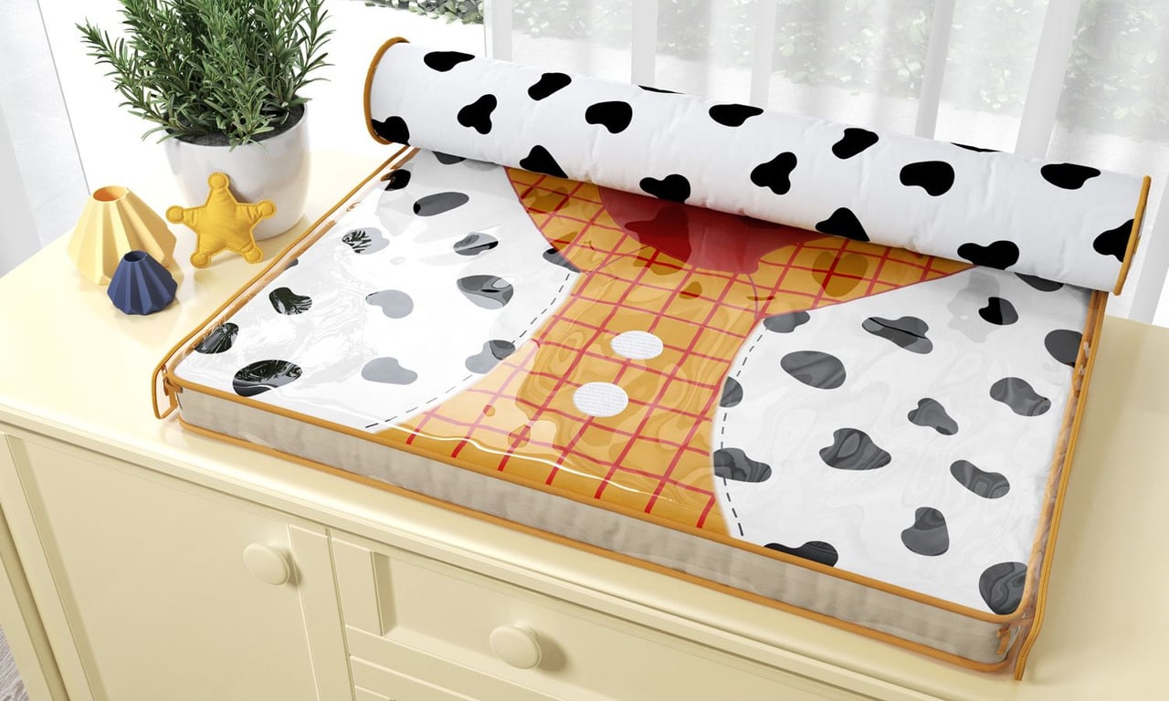 Trocador de Fraldas com Rolinho Toy Story Woody — vista alternativa