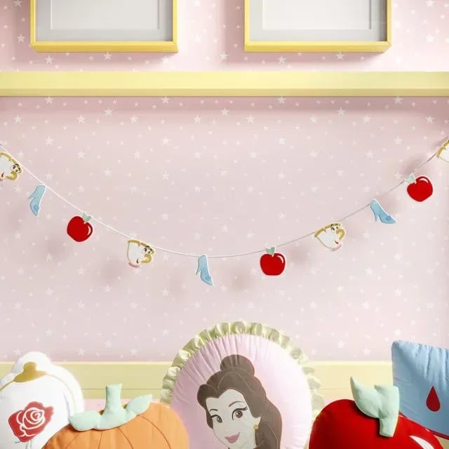 Varal Decorativo Cinderela, Branca de Neve e Bela