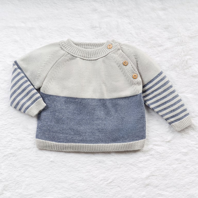 Saída Maternidade Tricot com Bolsinho e Listras Cinza e Azul Jeans 03 Peças — vista alternativa
