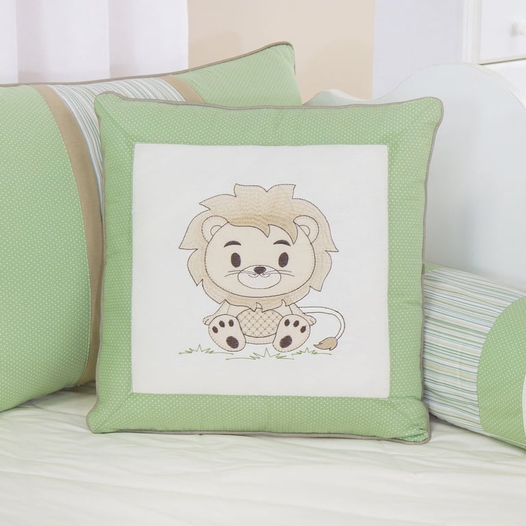 Almofada Bordada Leãozinho 45cm