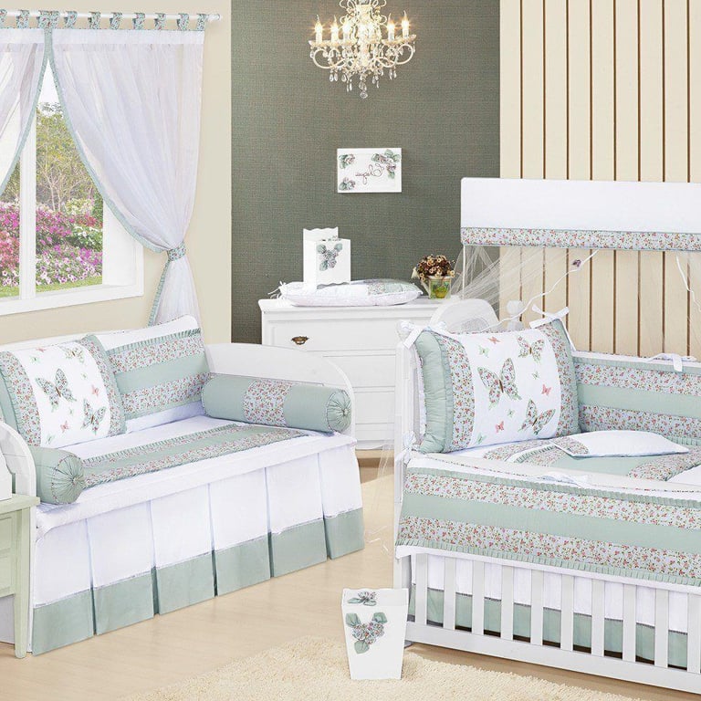 Quarto de Bebê sem Cama Babá Borboletas no Jardim