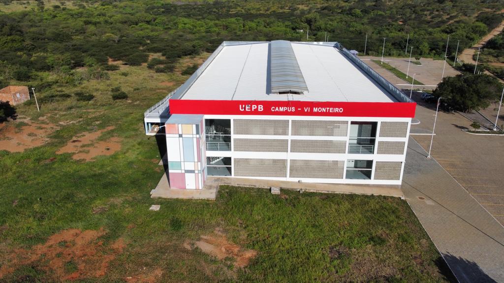 Fachada da UEPB Campus VI em Monteiro