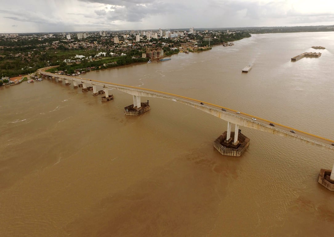 Porto Velho ao entardecer, rio Madeira e ponte