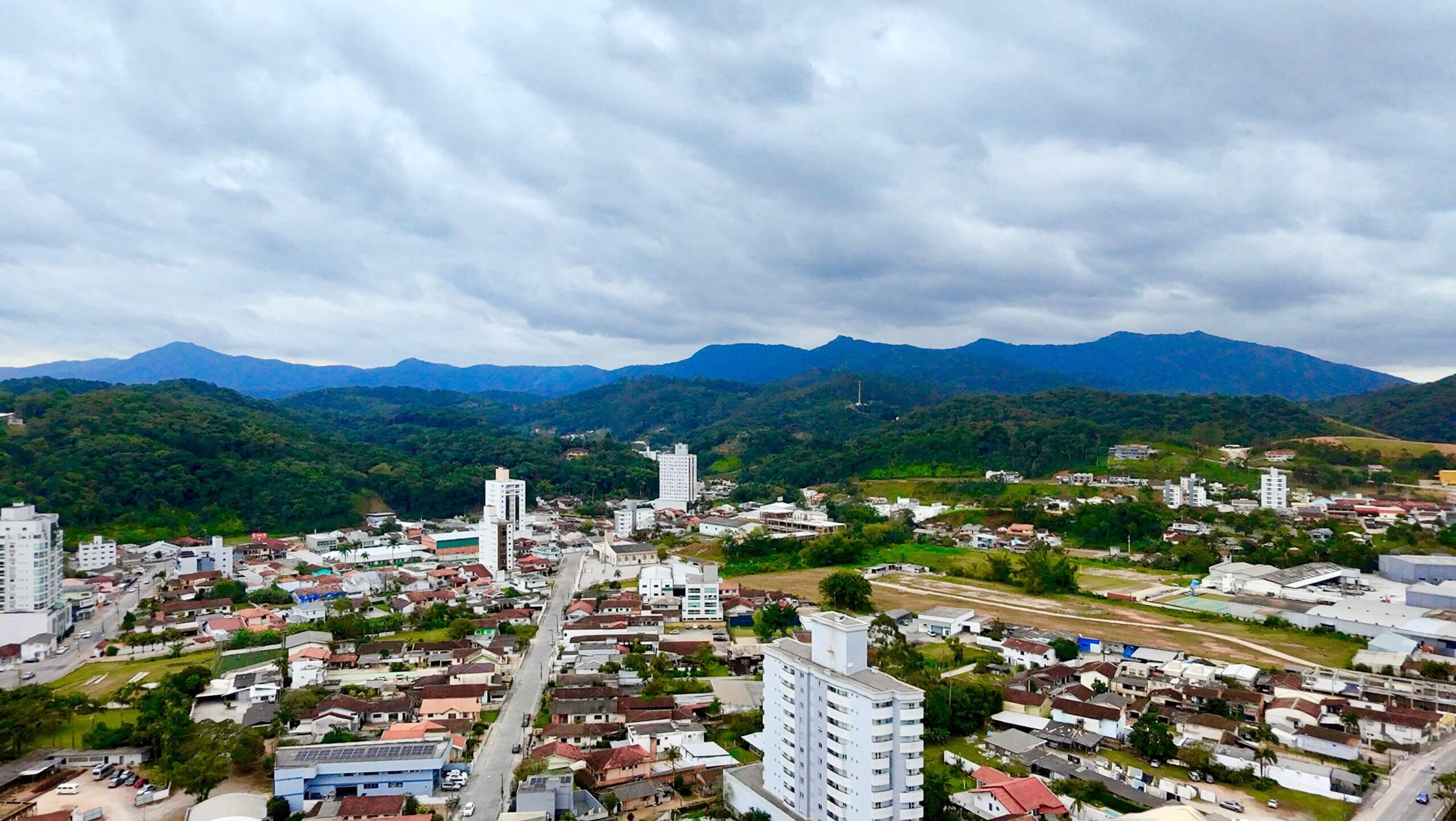 Vista aérea de Brusque SC, no Vale do Itajaí