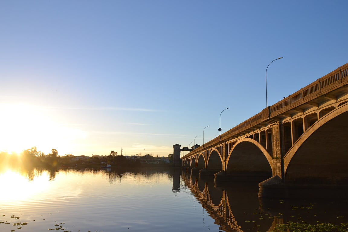Ponte Internacional Barão de Mauá ligando Jaguarão RS a Rio Branco (Uruguai), sobre o rio Jaguarão